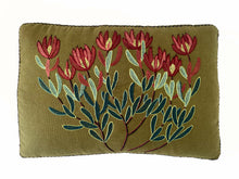 Load image into Gallery viewer, GOLDEN CONEBUSH heavy linen box