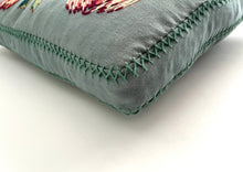 Load image into Gallery viewer, PINCUSHION TOTTUM heavy linen box