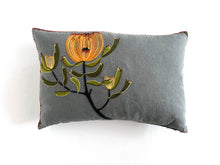 Load image into Gallery viewer, COMMON PINCUSHION light linen scatter