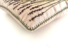 Load image into Gallery viewer, CAPE THATCHING RESTIO heavy linen scatter