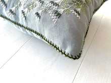 Load image into Gallery viewer, BLOMBOS heavy linen scatter