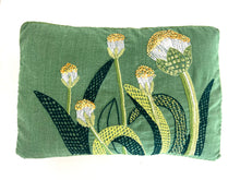 Load image into Gallery viewer, WHITE PAINTBRUSH LILY brushed cotton box