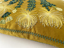 Load image into Gallery viewer, COMMON PINCUSHION heavy linen box