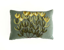 Load image into Gallery viewer, GOLDEN CONEBUSH heavy linen scatter