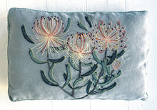 Load image into Gallery viewer, PINCUSHION TOTTUM heavy linen box