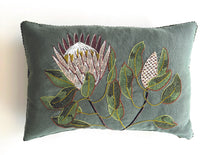 Load image into Gallery viewer, KING PROTEA heavy linen scatter