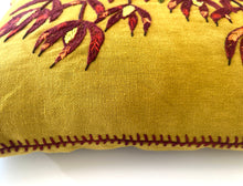 Load image into Gallery viewer, SUNSHINE CONEBUSH heavy linen scatter