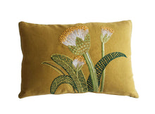 Load image into Gallery viewer, WHITE PAINTBRUSH LILY heavy linen scatter