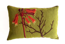 Load image into Gallery viewer, FIRE LILY heavy linen scatter
