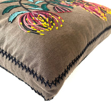 Load image into Gallery viewer, TOTTUM PINCUSHION heavy linen box
