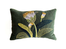 Load image into Gallery viewer, WHITE PAINTBRUSH LILY heavy linen scatter
