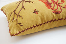 Load image into Gallery viewer, FIRE LILY heavy linen scatter
