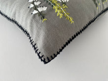 Load image into Gallery viewer, SALT AND PEPPER ERICA heavy linen scatter
