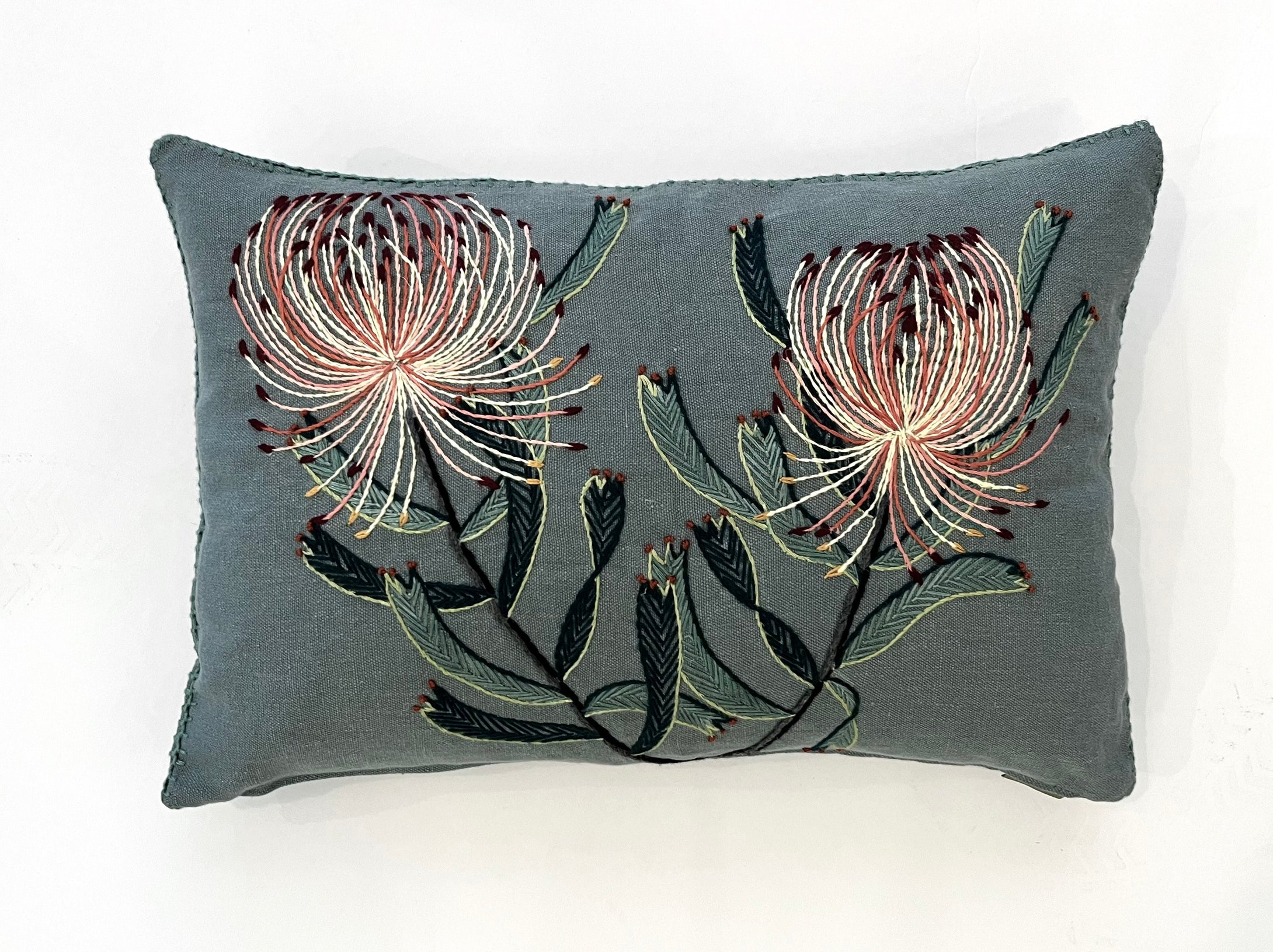 PINCUSHION TOTTUM heavy linen scatter