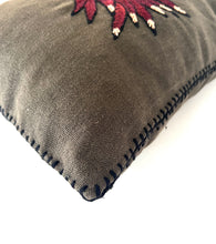 Load image into Gallery viewer, MIMETS heavy linen scatter
