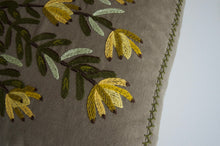 Load image into Gallery viewer, GOLDEN CONEBUSH heavy linen box
