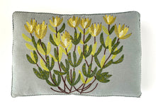 Load image into Gallery viewer, GOLDEN CONEBUSH heavy linen box

