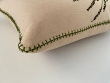 Load image into Gallery viewer, CAPE THATCHING RESTIO heavy linen scatter
