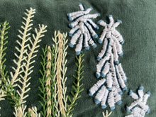 Load image into Gallery viewer, WHITE BOTTLEBRUSH ERICA heavy linen box
