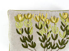 Load image into Gallery viewer, GOLDEN CONEBUSH heavy linen box
