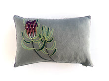 Load image into Gallery viewer, PROTEA NERIIFOLIA light linen scatter
