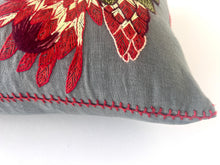 Load image into Gallery viewer, PROTEA EXIMIA light linen scatter
