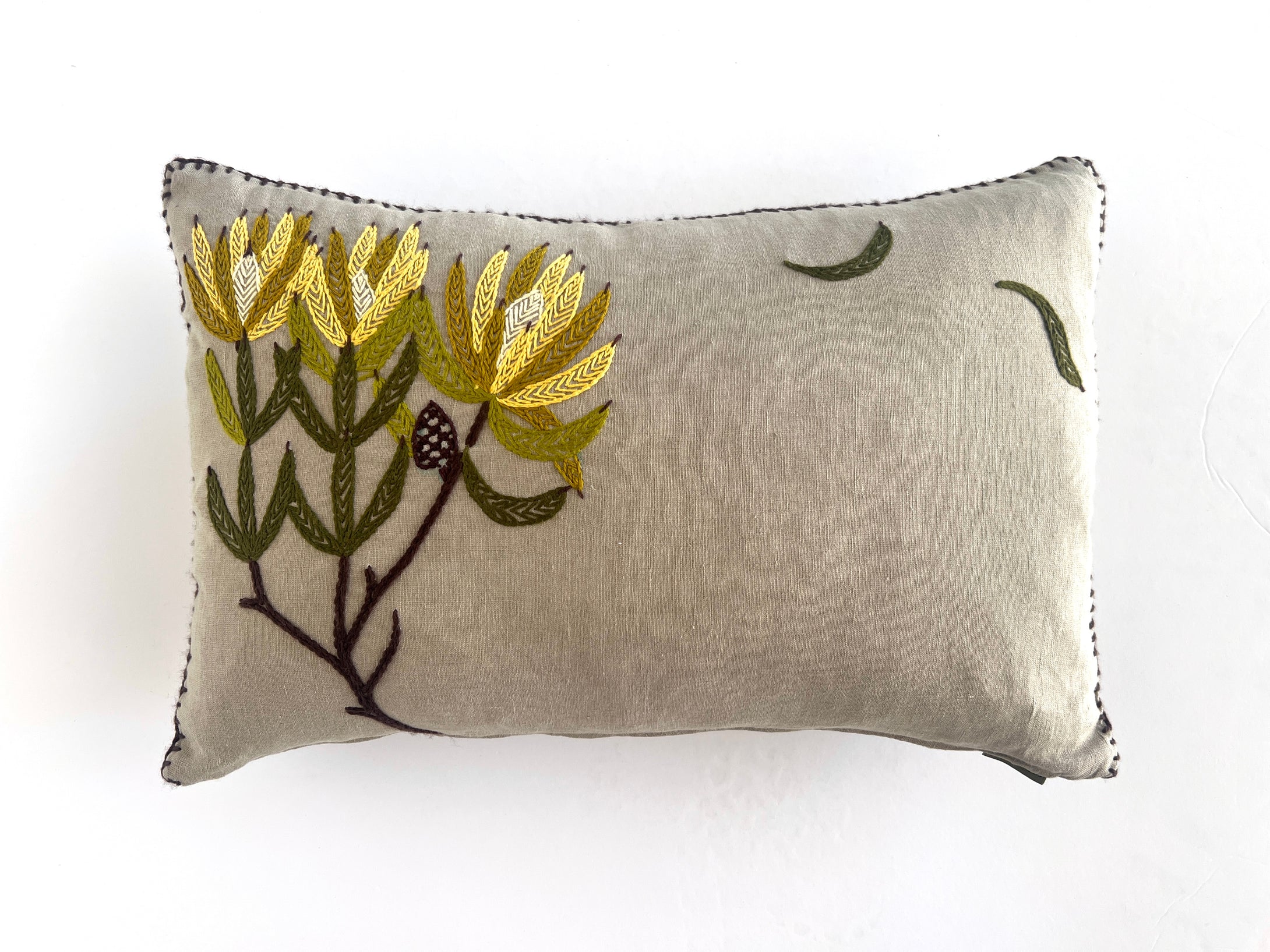 GOLDEN CONEBUSH light linen scatter