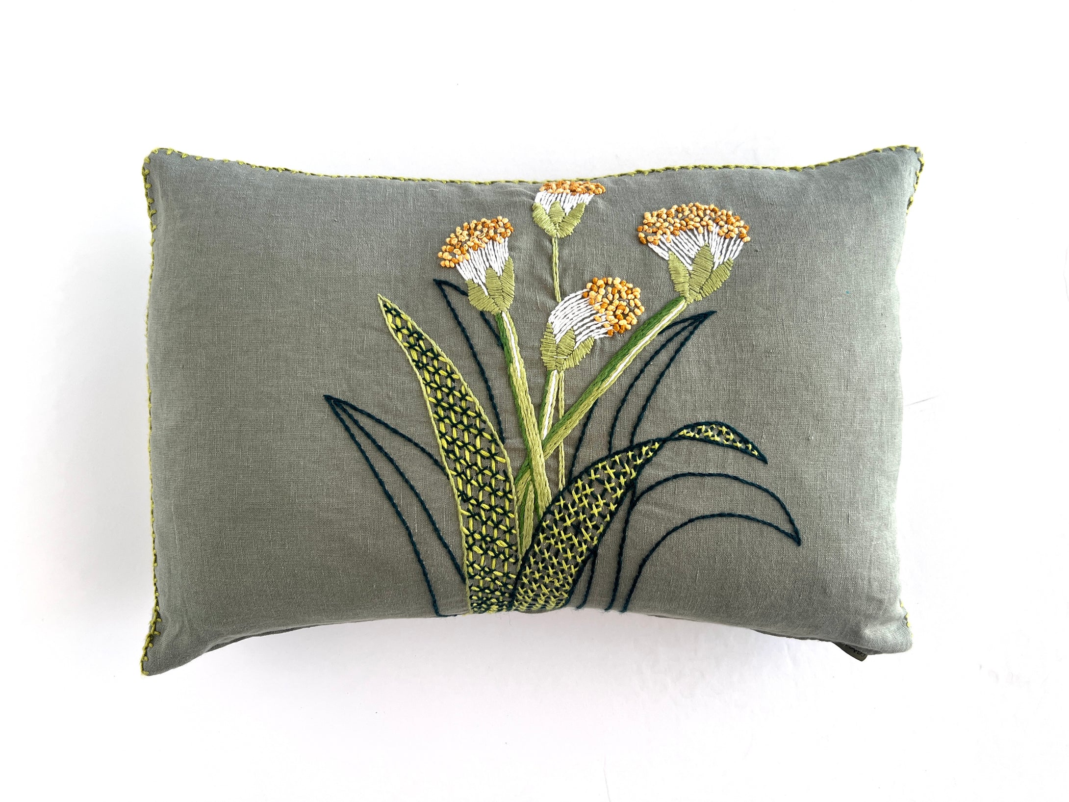 WHITE PAINTBRUSH LILY light linen scatter