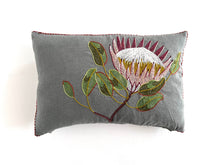 Load image into Gallery viewer, KING PROTEA light linen scatter
