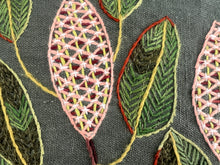 Load image into Gallery viewer, KING PROTEA heavy linen box
