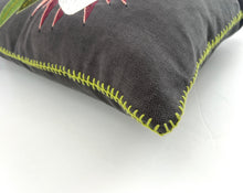 Load image into Gallery viewer, KING PROTEA brushed cotton scatter
