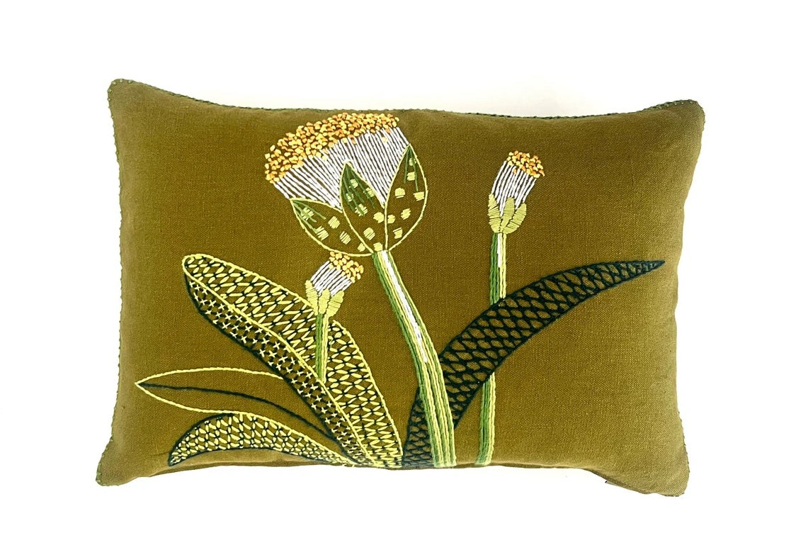 WHITE PAINTBRUSH LILY heavy linen scatter