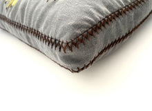 Load image into Gallery viewer, GOLDEN CONEBUSH heavy linen box

