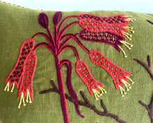 Load image into Gallery viewer, FIRE LILY heavy linen scatter
