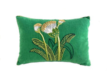 Load image into Gallery viewer, WHITE PAINTBRUSH LILY cotton scatter
