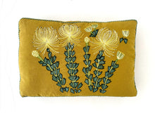 Load image into Gallery viewer, COMMON PINCUSHION heavy linen box
