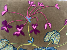 Load image into Gallery viewer, PELARGONIUM heavy linen scatter
