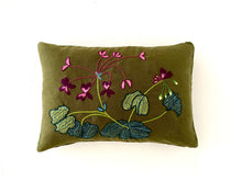 Load image into Gallery viewer, PELARGONIUM heavy linen scatter
