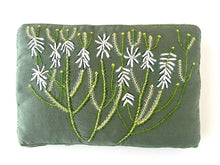 Load image into Gallery viewer, WHITE BOTTLEBRUSH ERICA heavy linen box
