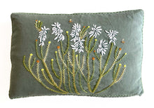 Load image into Gallery viewer, WHITE BOTTLEBRUSH ERICA heavy linen box
