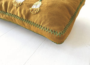WHITE PAINTBRUSH LILY heavy linen box