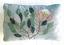 Load image into Gallery viewer, KING PROTEA heavy linen box
