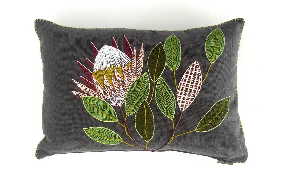 KING PROTEA brushed cotton scatter