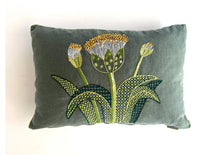 Load image into Gallery viewer, WHITE PAINTBRUSH LILY heavy linen scatter
